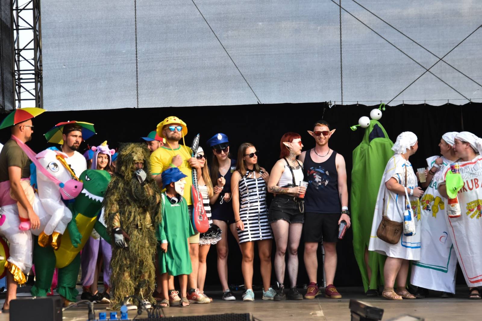 Hrady CZ odstartovaly. Zahájili je Kryštof, Anna K., Gaia Mesiah i Sofian Medjmedj