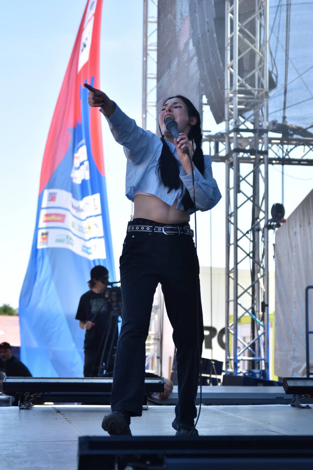 Na Točníku fanoušky zkropili hasiči. Do rozpáleného kotle zamířil Tomáš Klus, zahráli i Dymytry a Kabát