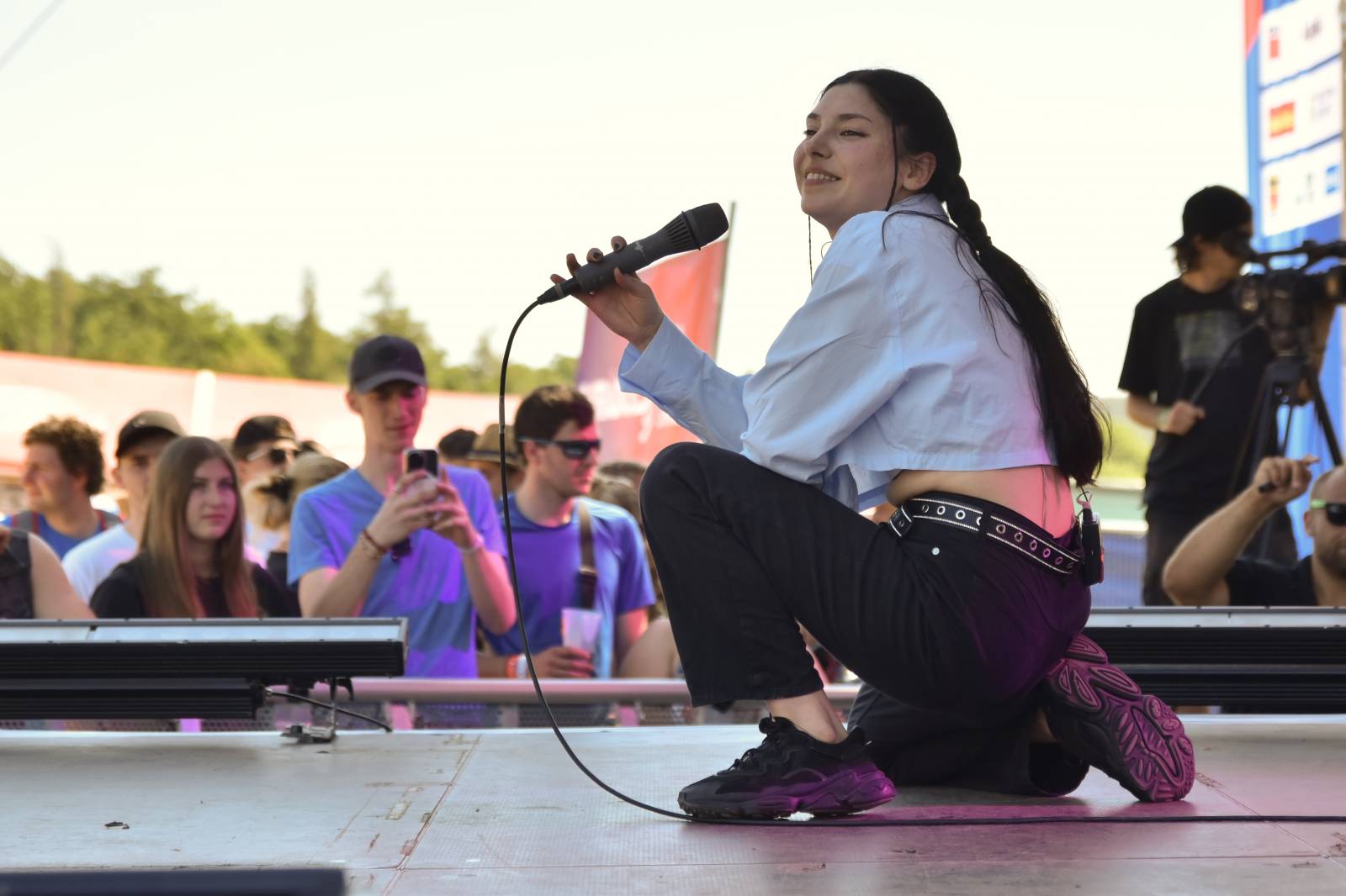 Na Točníku fanoušky zkropili hasiči. Do rozpáleného kotle zamířil Tomáš Klus, zahráli i Dymytry a Kabát