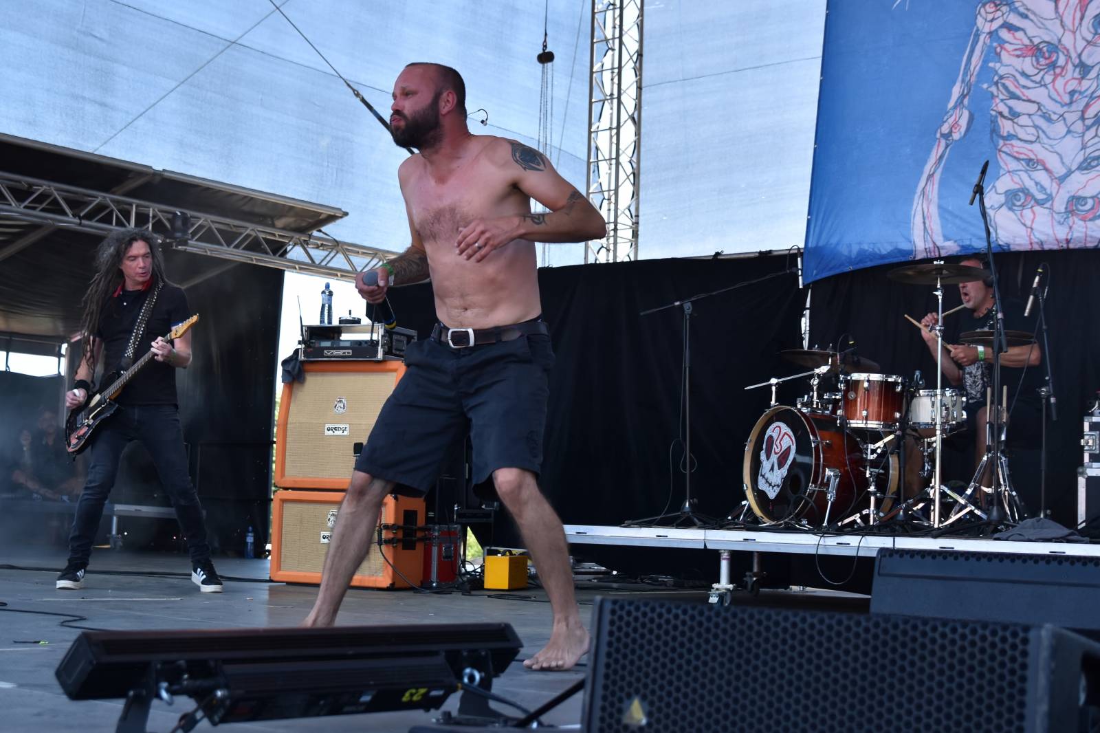 Na Točníku fanoušky zkropili hasiči. Do rozpáleného kotle zamířil Tomáš Klus, zahráli i Dymytry a Kabát