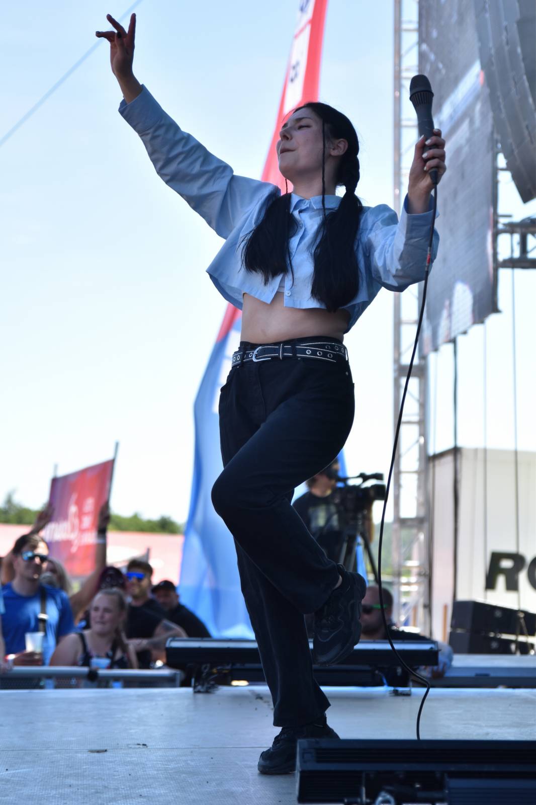 Na Točníku fanoušky zkropili hasiči. Do rozpáleného kotle zamířil Tomáš Klus, zahráli i Dymytry a Kabát