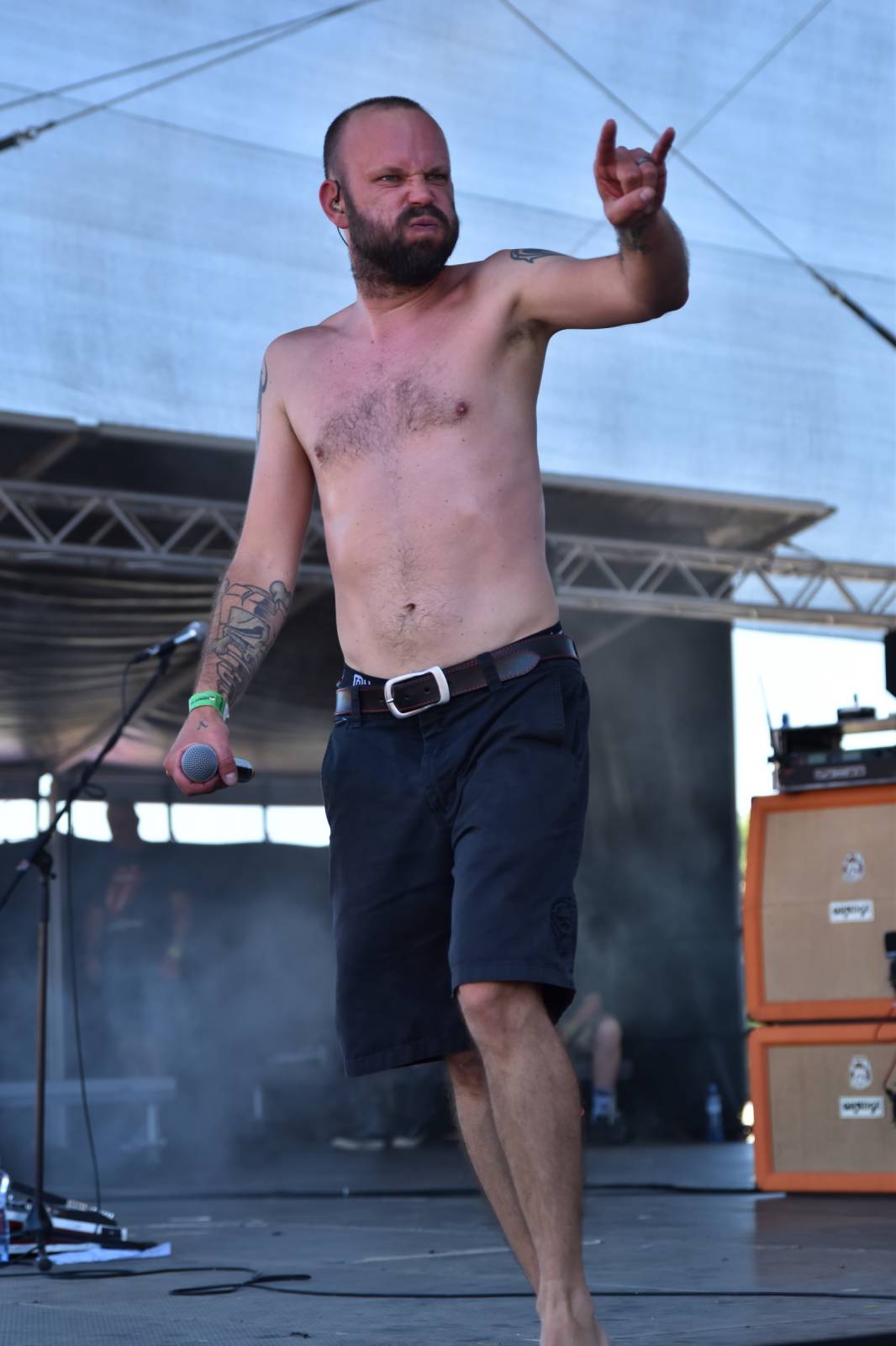 Na Točníku fanoušky zkropili hasiči. Do rozpáleného kotle zamířil Tomáš Klus, zahráli i Dymytry a Kabát