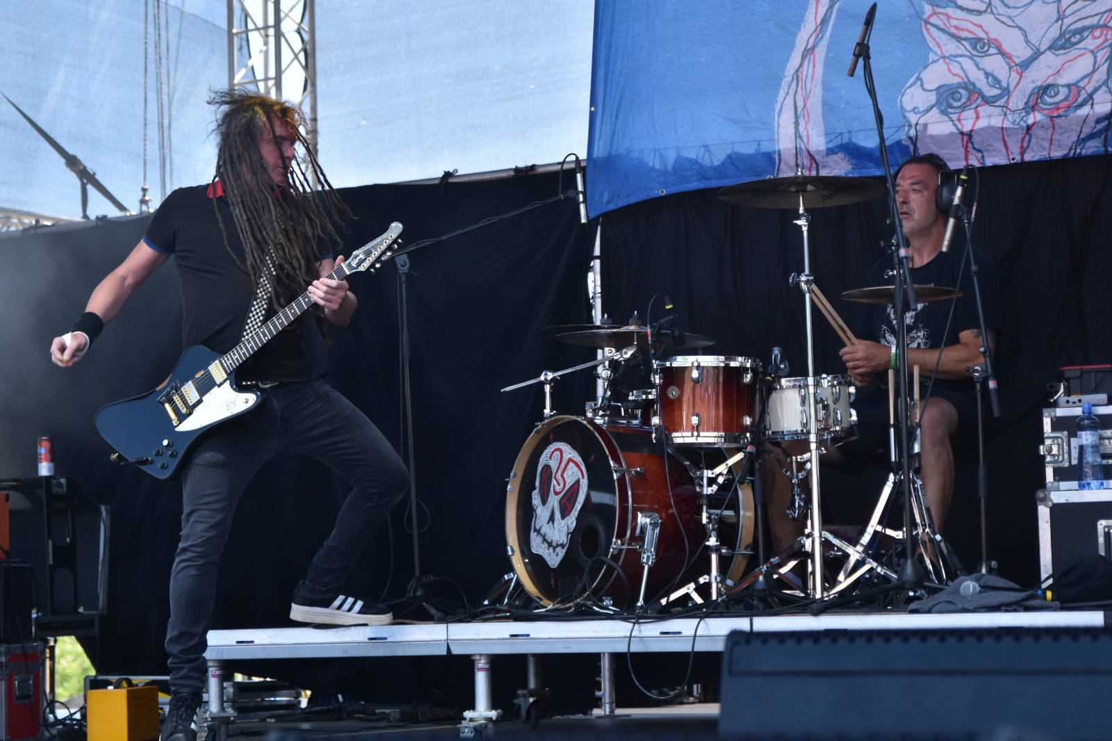 Na Točníku fanoušky zkropili hasiči. Do rozpáleného kotle zamířil Tomáš Klus, zahráli i Dymytry a Kabát