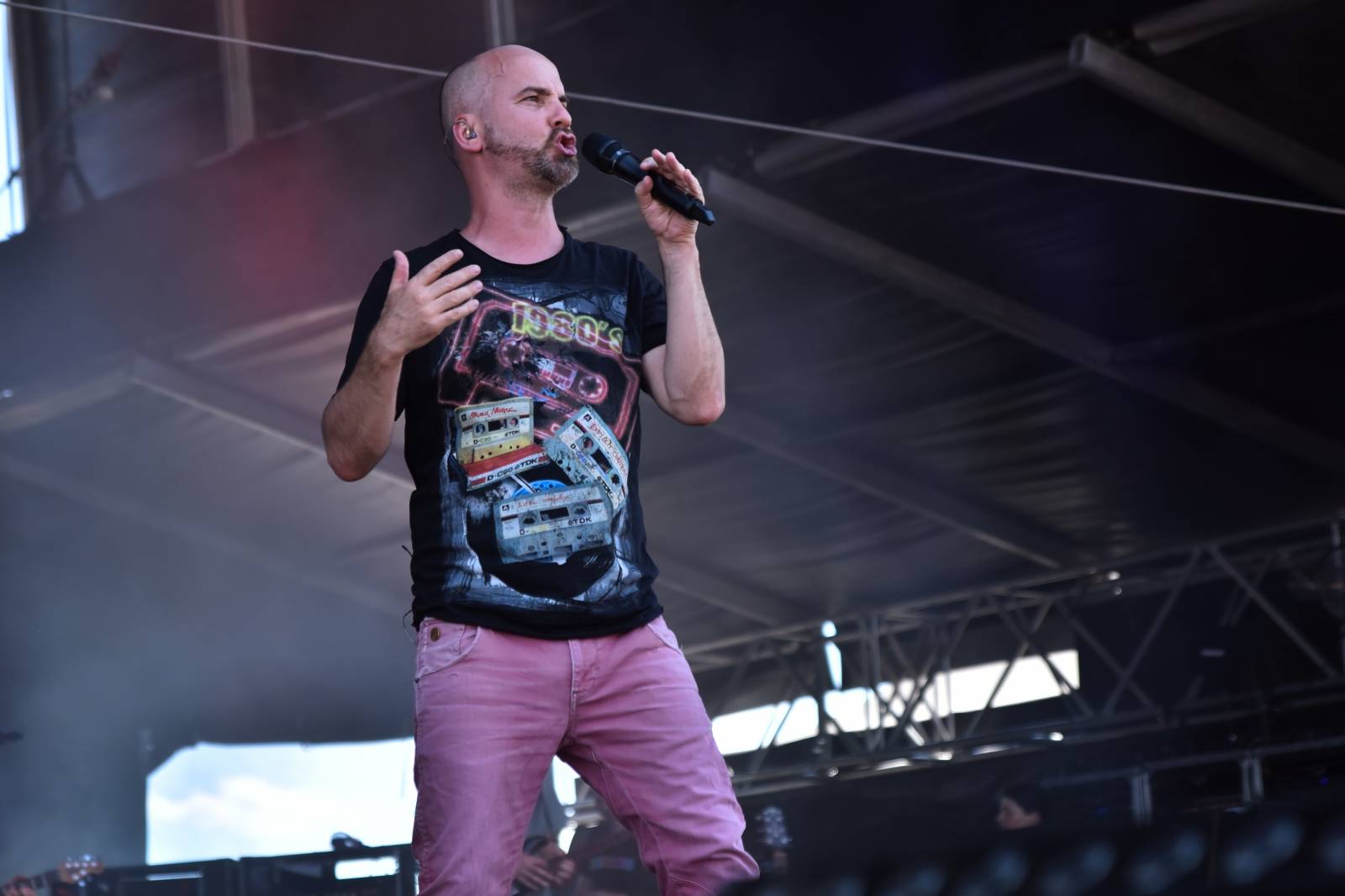 Na Točníku fanoušky zkropili hasiči. Do rozpáleného kotle zamířil Tomáš Klus, zahráli i Dymytry a Kabát