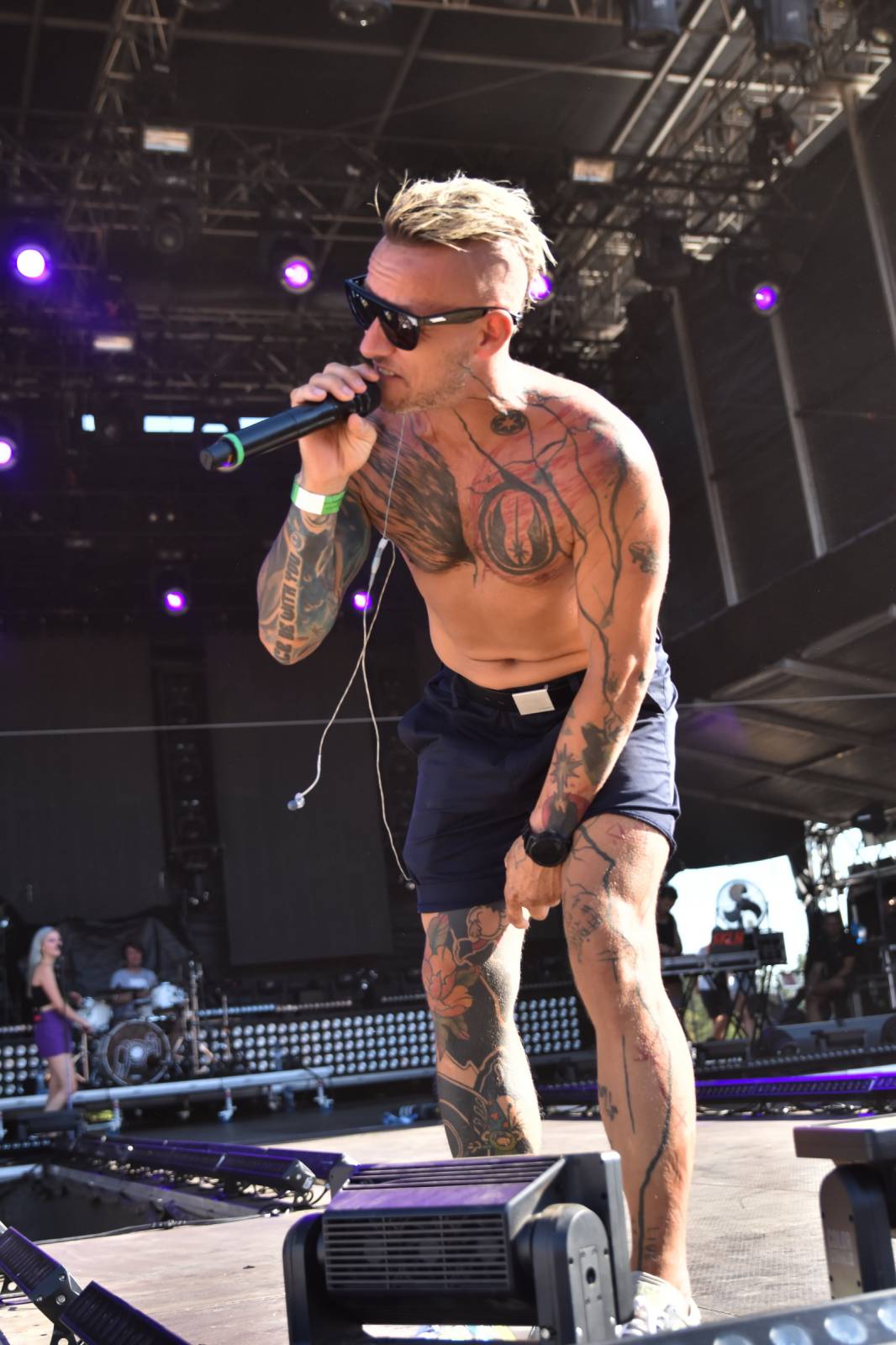 Na Točníku fanoušky zkropili hasiči. Do rozpáleného kotle zamířil Tomáš Klus, zahráli i Dymytry a Kabát