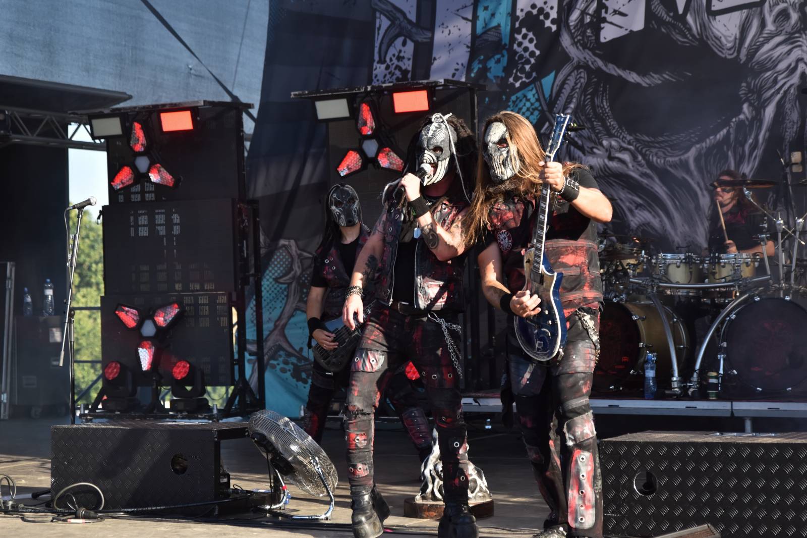 Na Točníku fanoušky zkropili hasiči. Do rozpáleného kotle zamířil Tomáš Klus, zahráli i Dymytry a Kabát