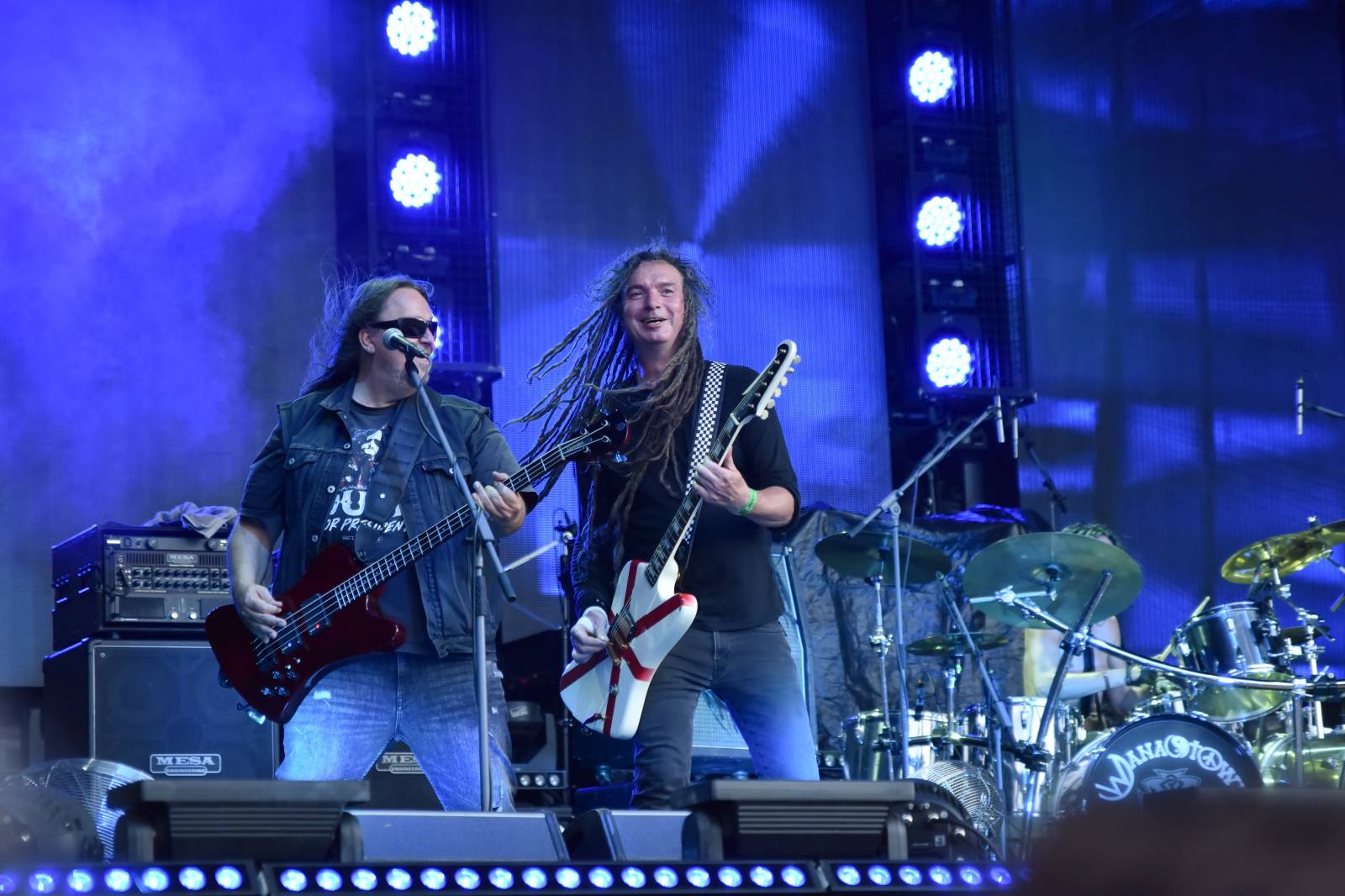 Na Točníku fanoušky zkropili hasiči. Do rozpáleného kotle zamířil Tomáš Klus, zahráli i Dymytry a Kabát