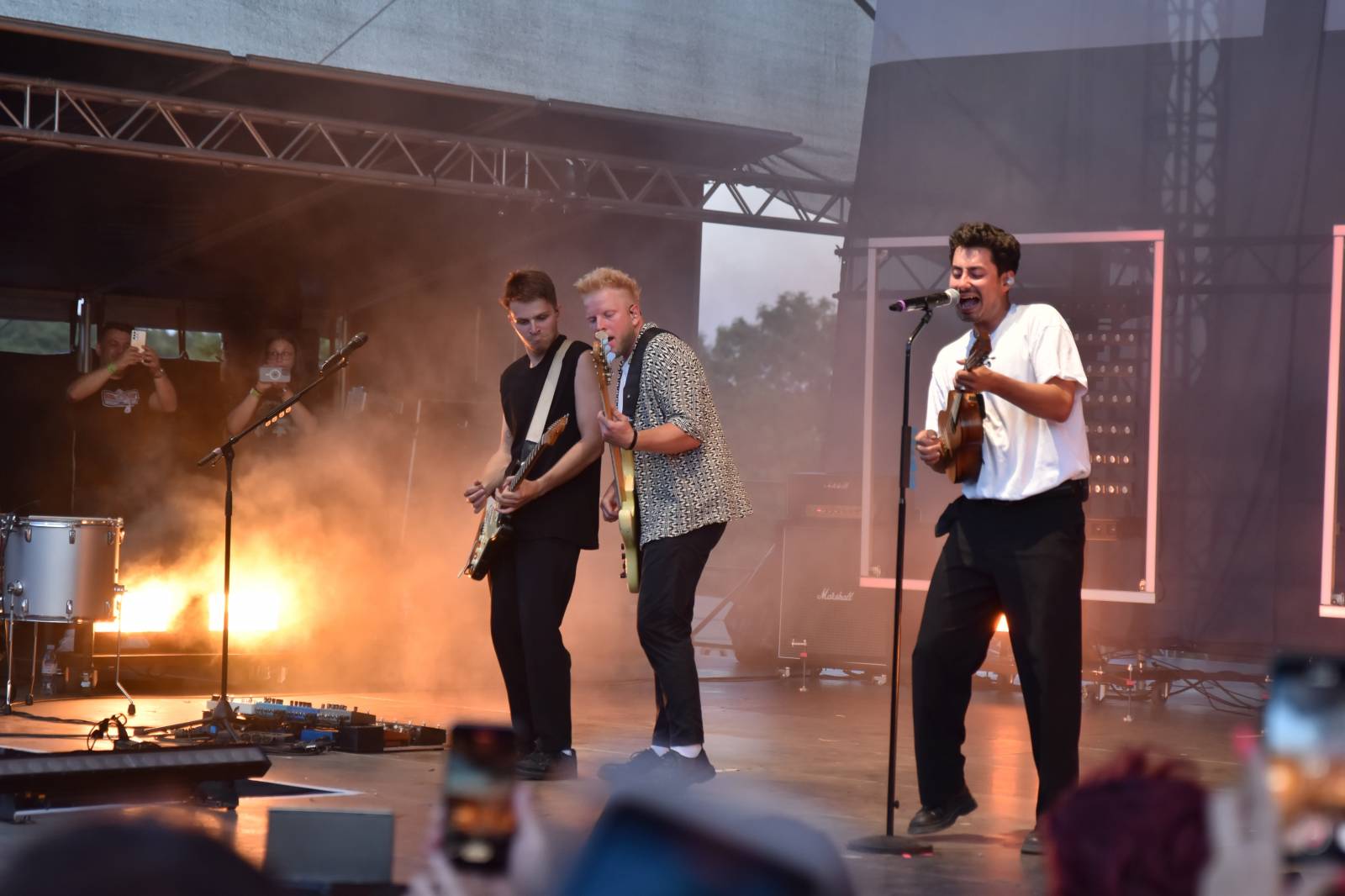 Na Točníku fanoušky zkropili hasiči. Do rozpáleného kotle zamířil Tomáš Klus, zahráli i Dymytry a Kabát