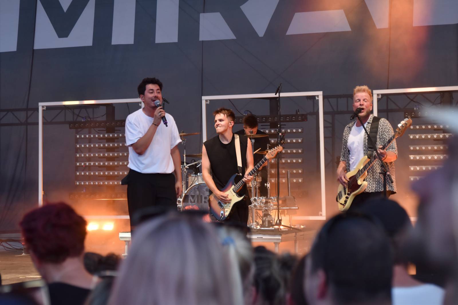 Na Točníku fanoušky zkropili hasiči. Do rozpáleného kotle zamířil Tomáš Klus, zahráli i Dymytry a Kabát