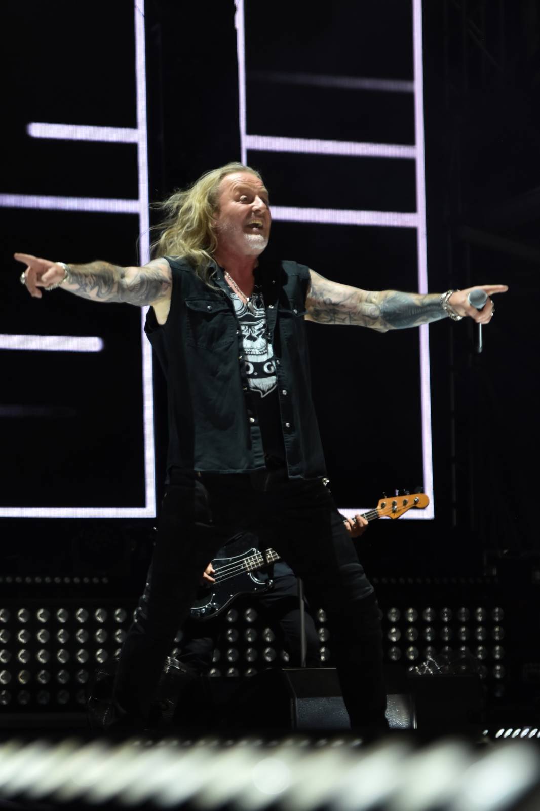 Na Točníku fanoušky zkropili hasiči. Do rozpáleného kotle zamířil Tomáš Klus, zahráli i Dymytry a Kabát