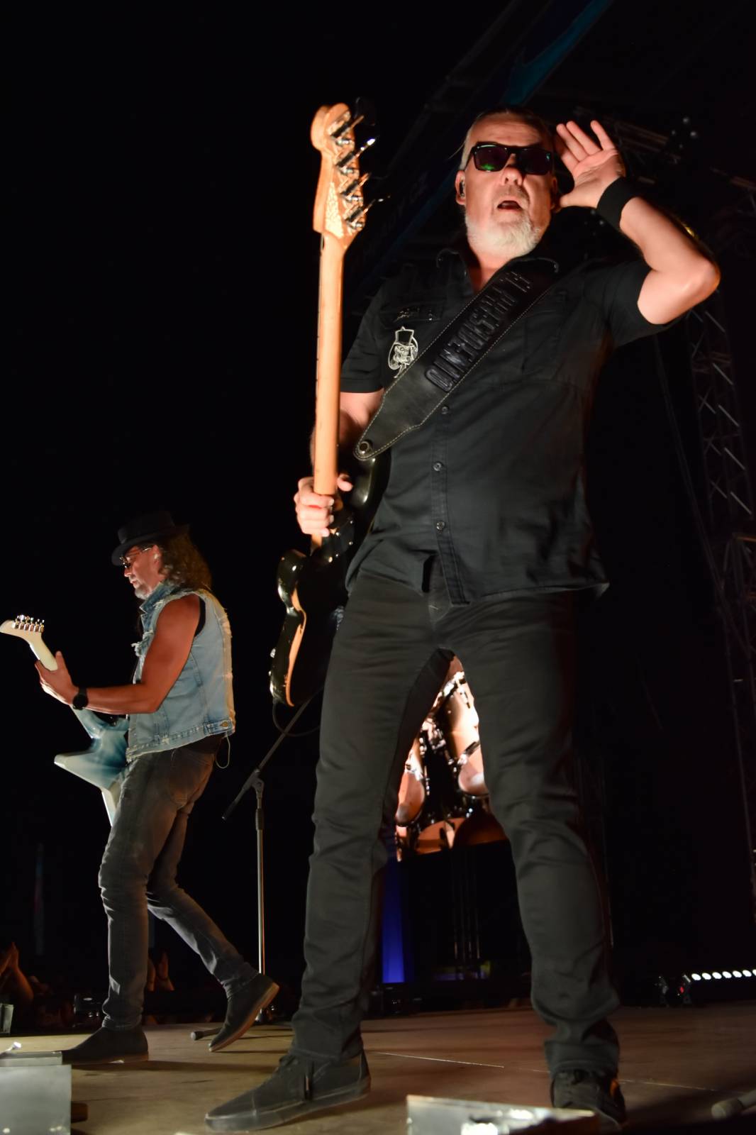 Na Točníku fanoušky zkropili hasiči. Do rozpáleného kotle zamířil Tomáš Klus, zahráli i Dymytry a Kabát