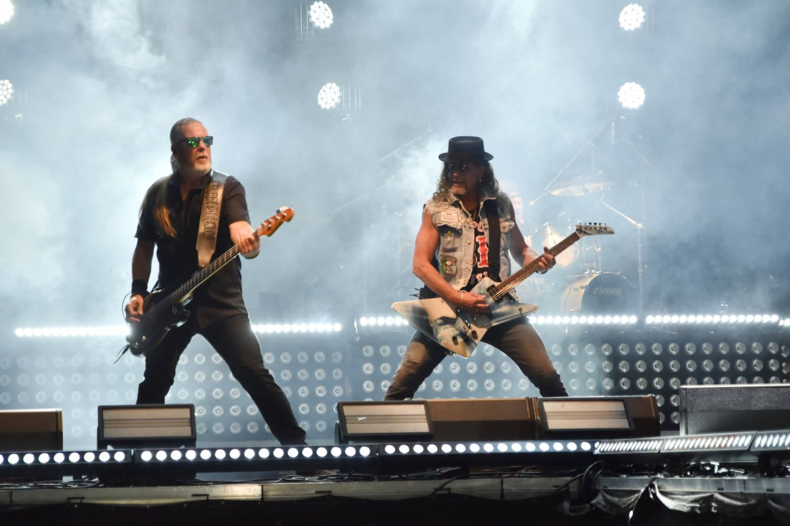 Na Točníku fanoušky zkropili hasiči. Do rozpáleného kotle zamířil Tomáš Klus, zahráli i Dymytry a Kabát