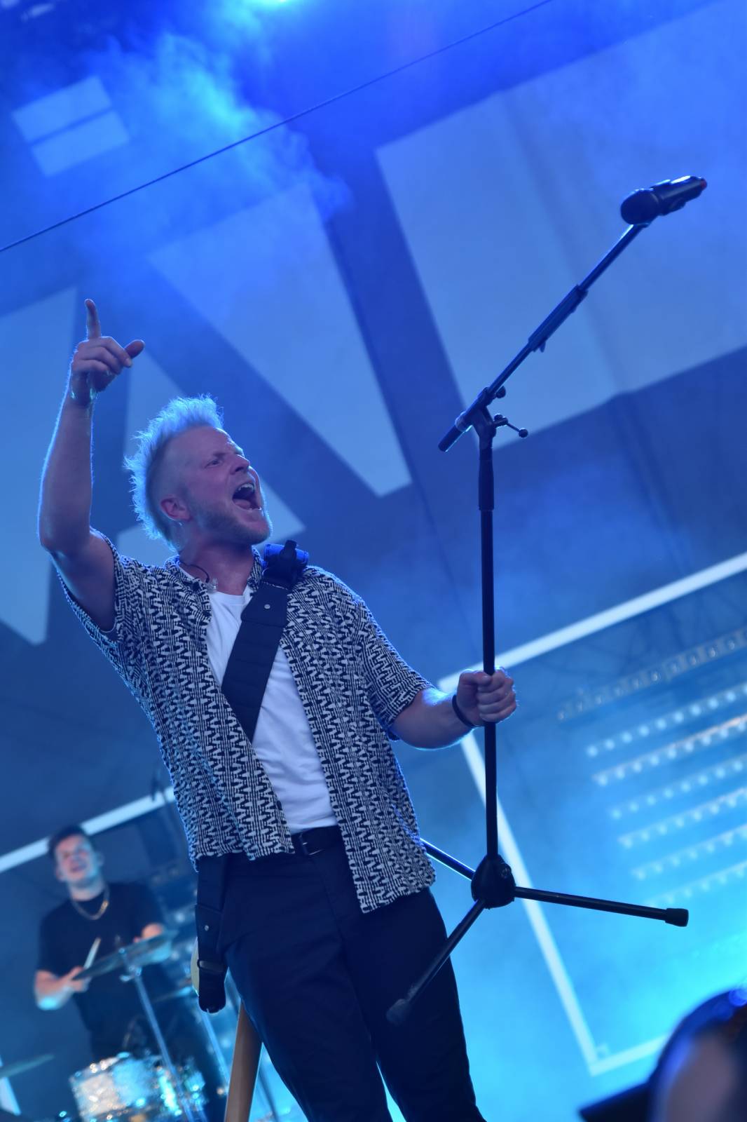 Na Točníku fanoušky zkropili hasiči. Do rozpáleného kotle zamířil Tomáš Klus, zahráli i Dymytry a Kabát