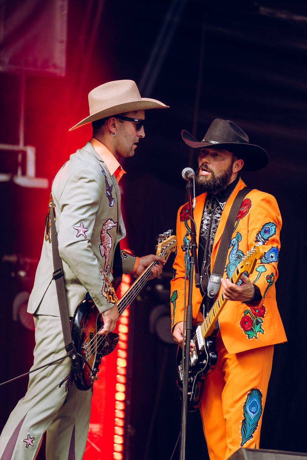 Colours of Ostrava zahájili Ewa Farna, Mirai a Štěpán Kozub s Jiřím Krhutem, večer nadchli OneRepublic