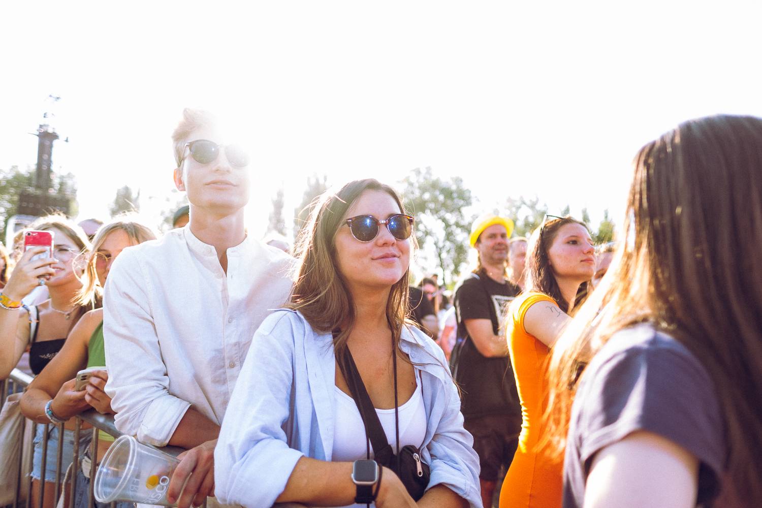 Colours of Ostrava zahájili Ewa Farna, Mirai a Štěpán Kozub s Jiřím Krhutem, večer nadchli OneRepublic