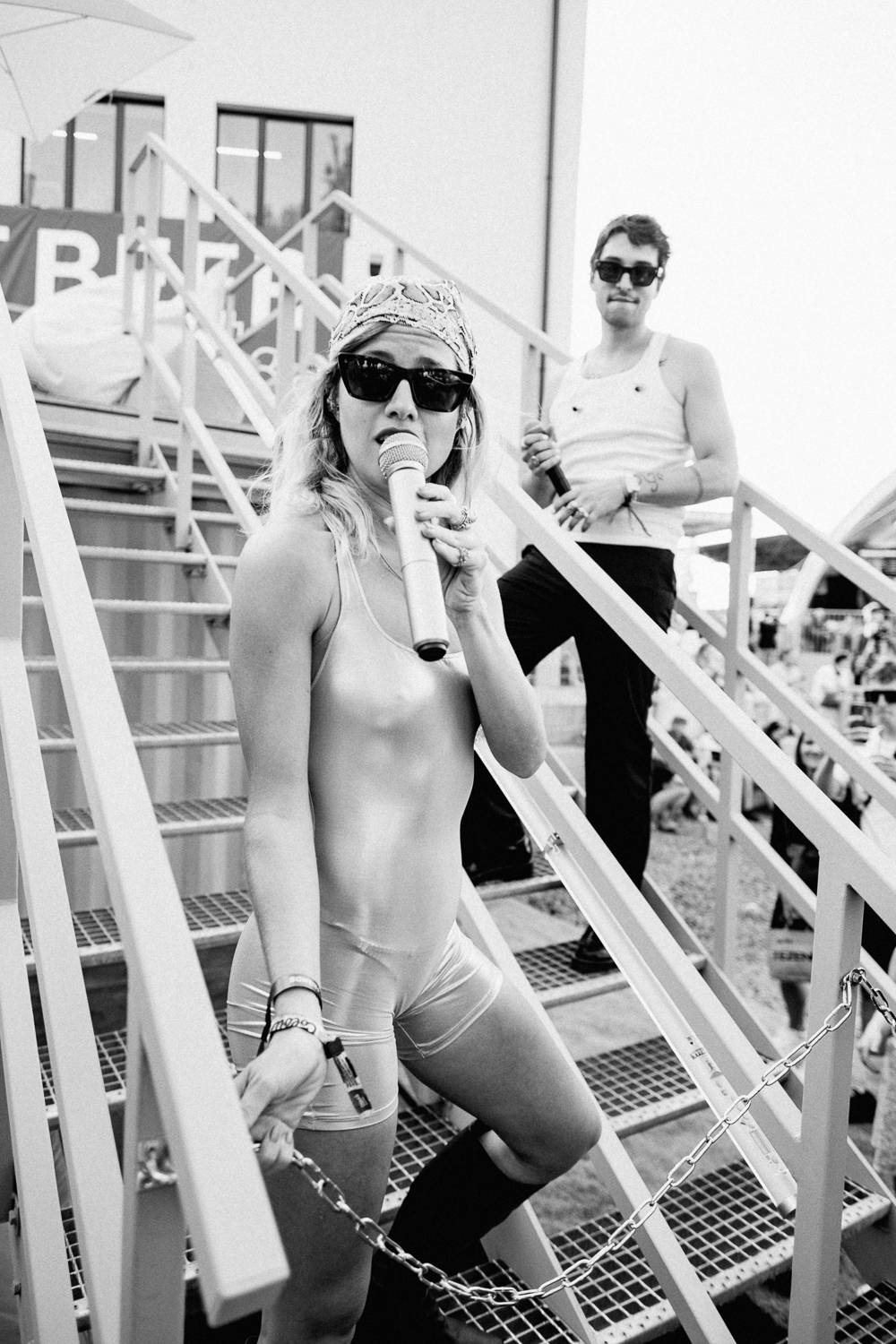 Colours of Ostrava zahájili Ewa Farna, Mirai a Štěpán Kozub s Jiřím Krhutem, večer nadchli OneRepublic