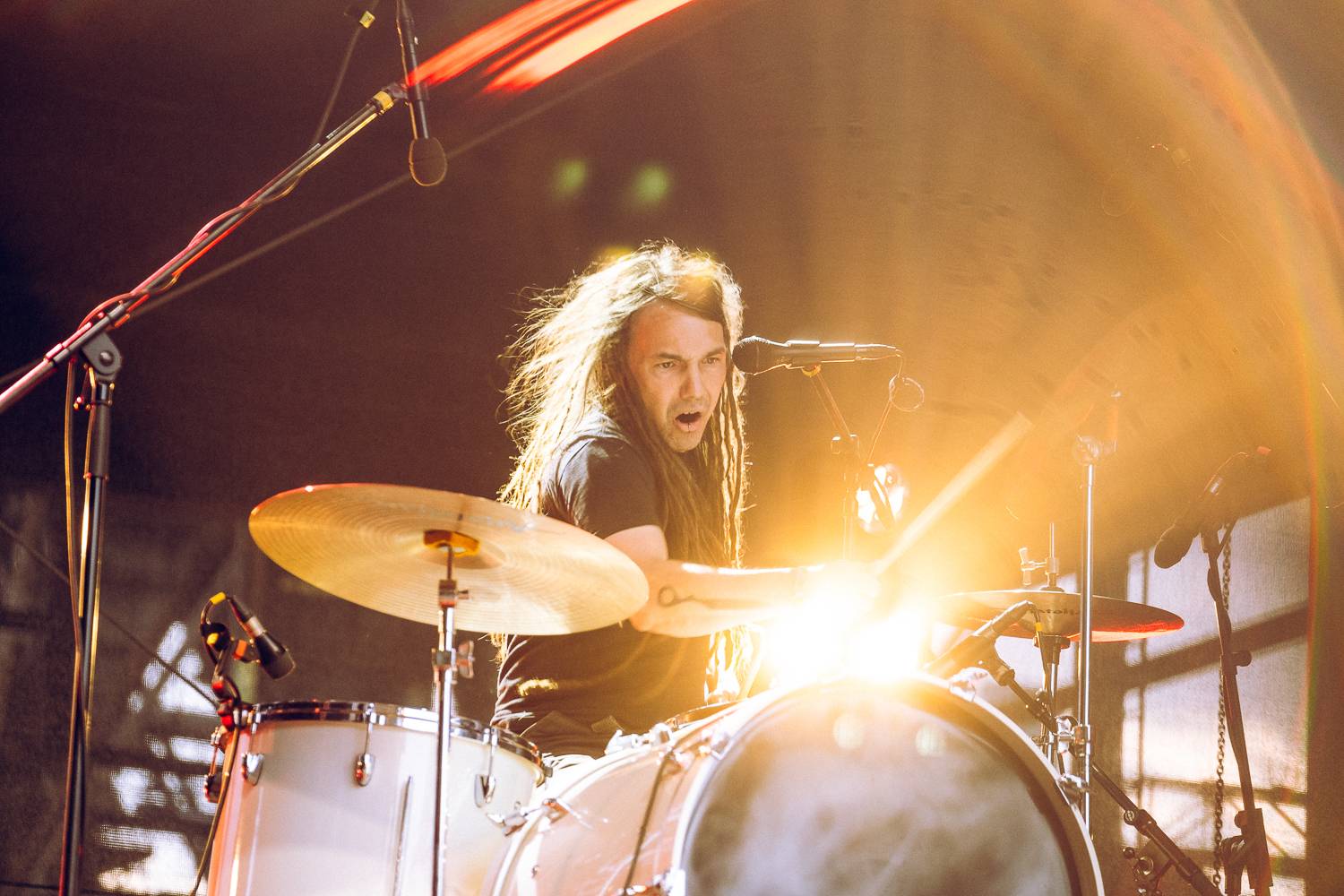 Colours of Ostrava zahájili Ewa Farna, Mirai a Štěpán Kozub s Jiřím Krhutem, večer nadchli OneRepublic