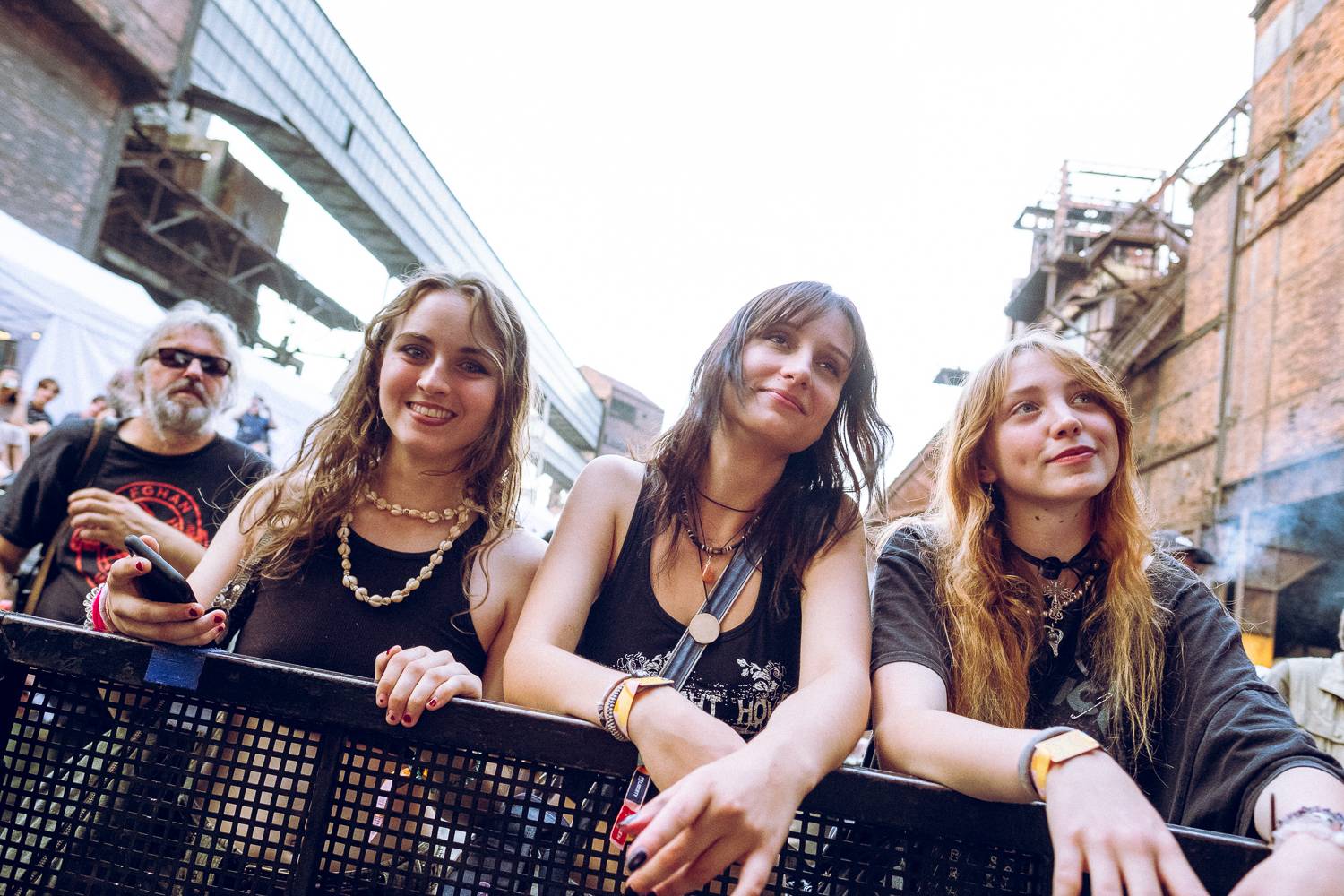 Colours of Ostrava zahájili Ewa Farna, Mirai a Štěpán Kozub s Jiřím Krhutem, večer nadchli OneRepublic