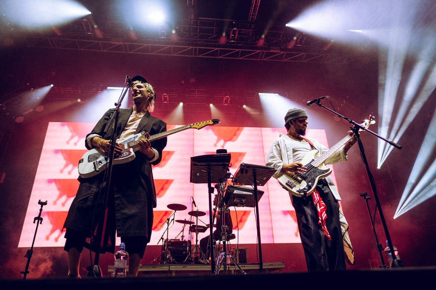 Colours of Ostrava zahájili Ewa Farna, Mirai a Štěpán Kozub s Jiřím Krhutem, večer nadchli OneRepublic