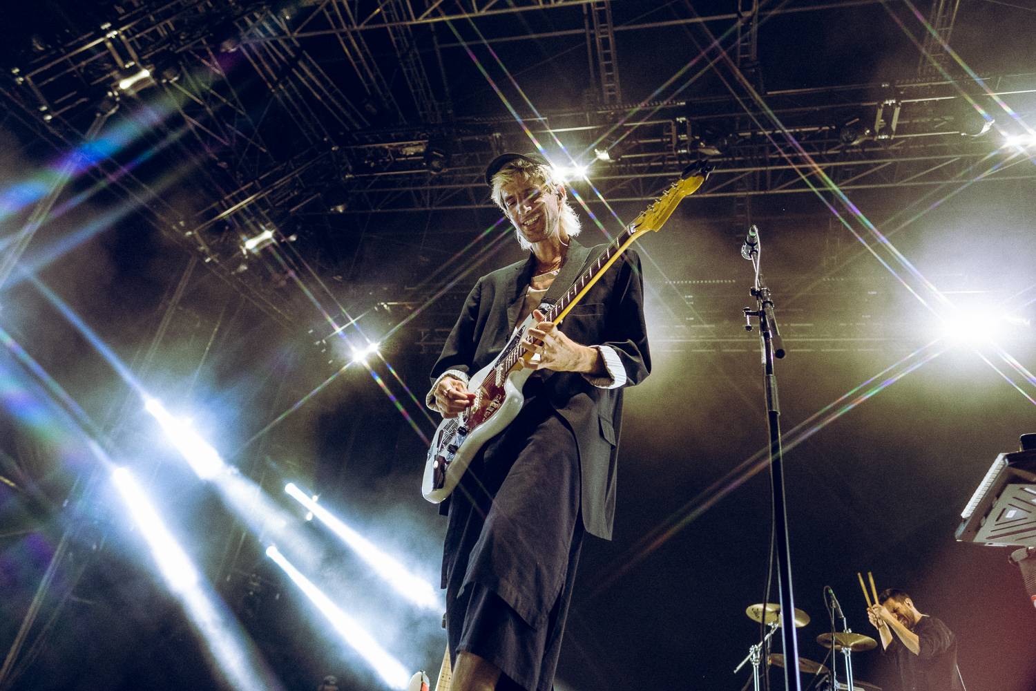 Colours of Ostrava zahájili Ewa Farna, Mirai a Štěpán Kozub s Jiřím Krhutem, večer nadchli OneRepublic