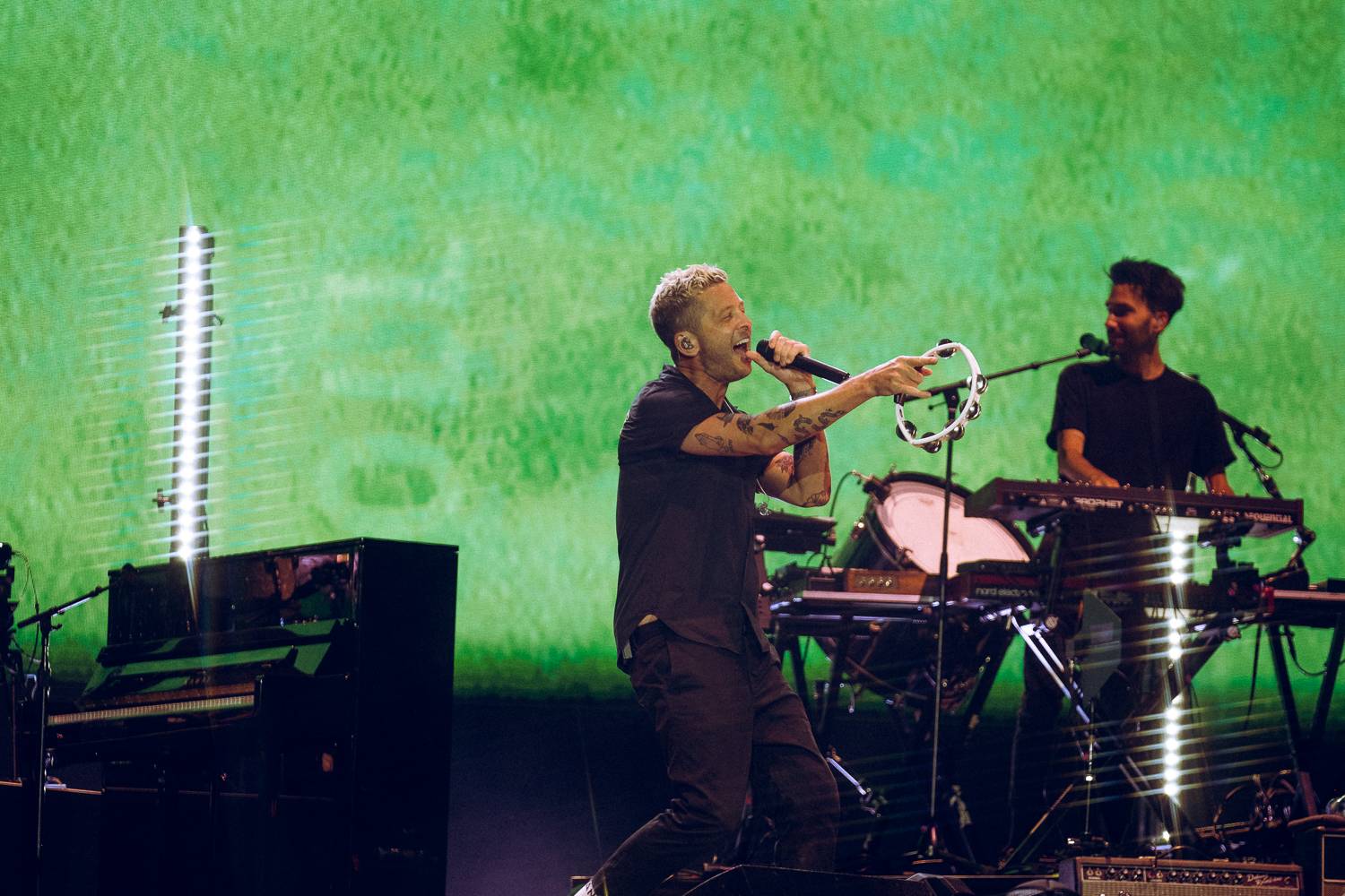 Colours of Ostrava zahájili Ewa Farna, Mirai a Štěpán Kozub s Jiřím Krhutem, večer nadchli OneRepublic