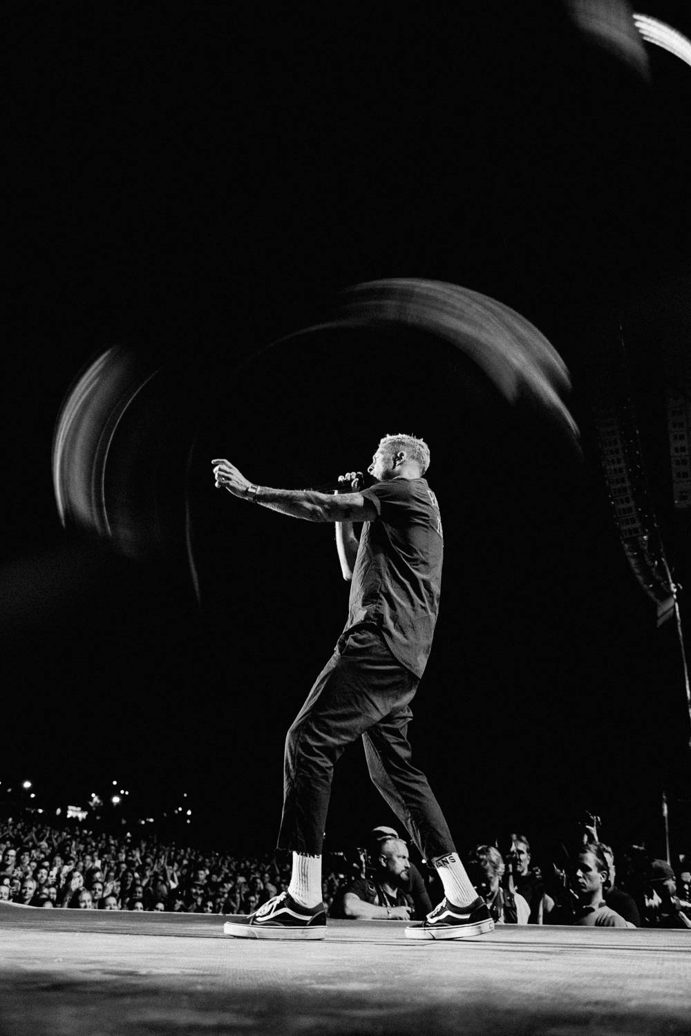 Colours of Ostrava zahájili Ewa Farna, Mirai a Štěpán Kozub s Jiřím Krhutem, večer nadchli OneRepublic