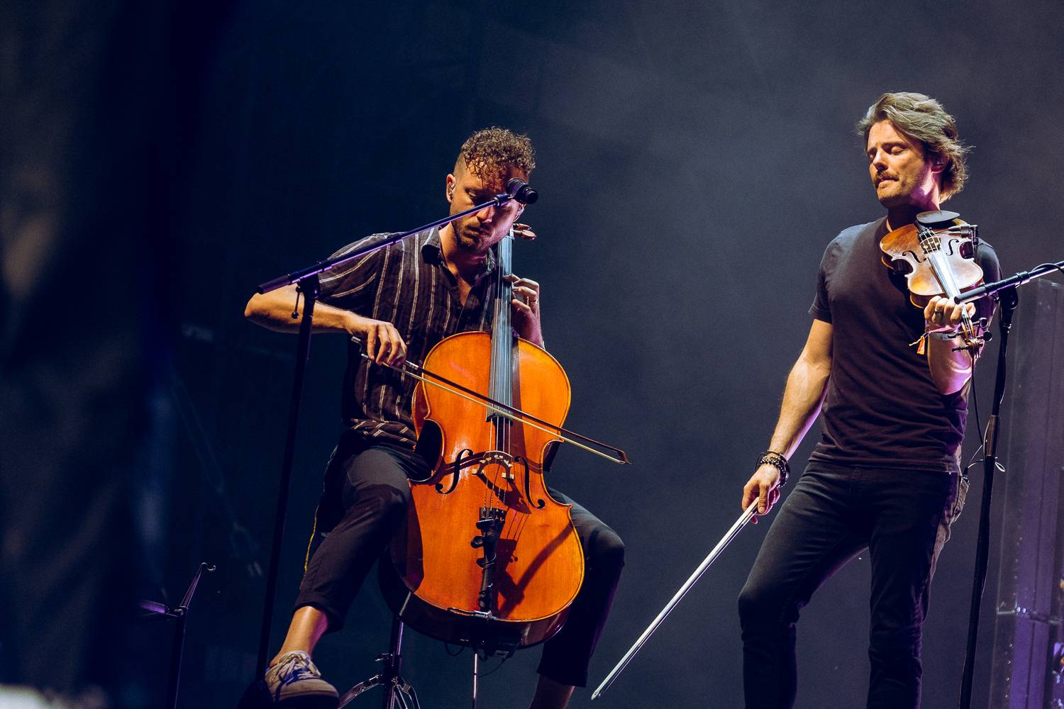 Colours of Ostrava zahájili Ewa Farna, Mirai a Štěpán Kozub s Jiřím Krhutem, večer nadchli OneRepublic