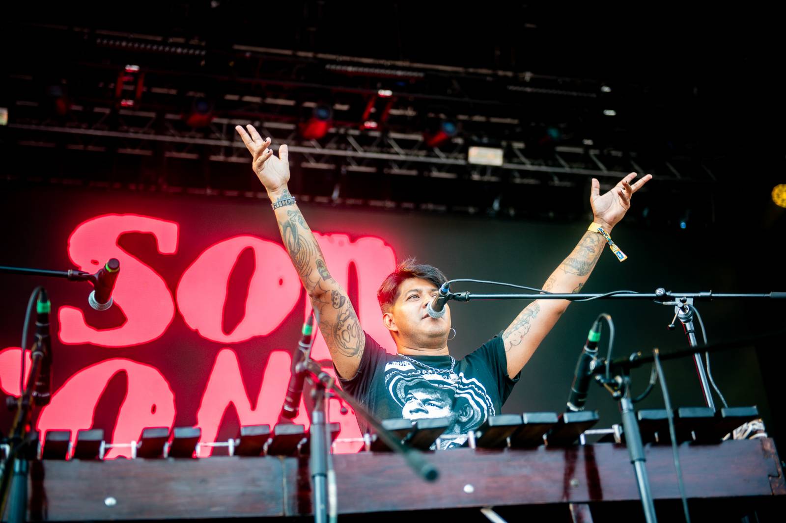 Chinaski rozezpívali Colours, bavil i Niall Horan