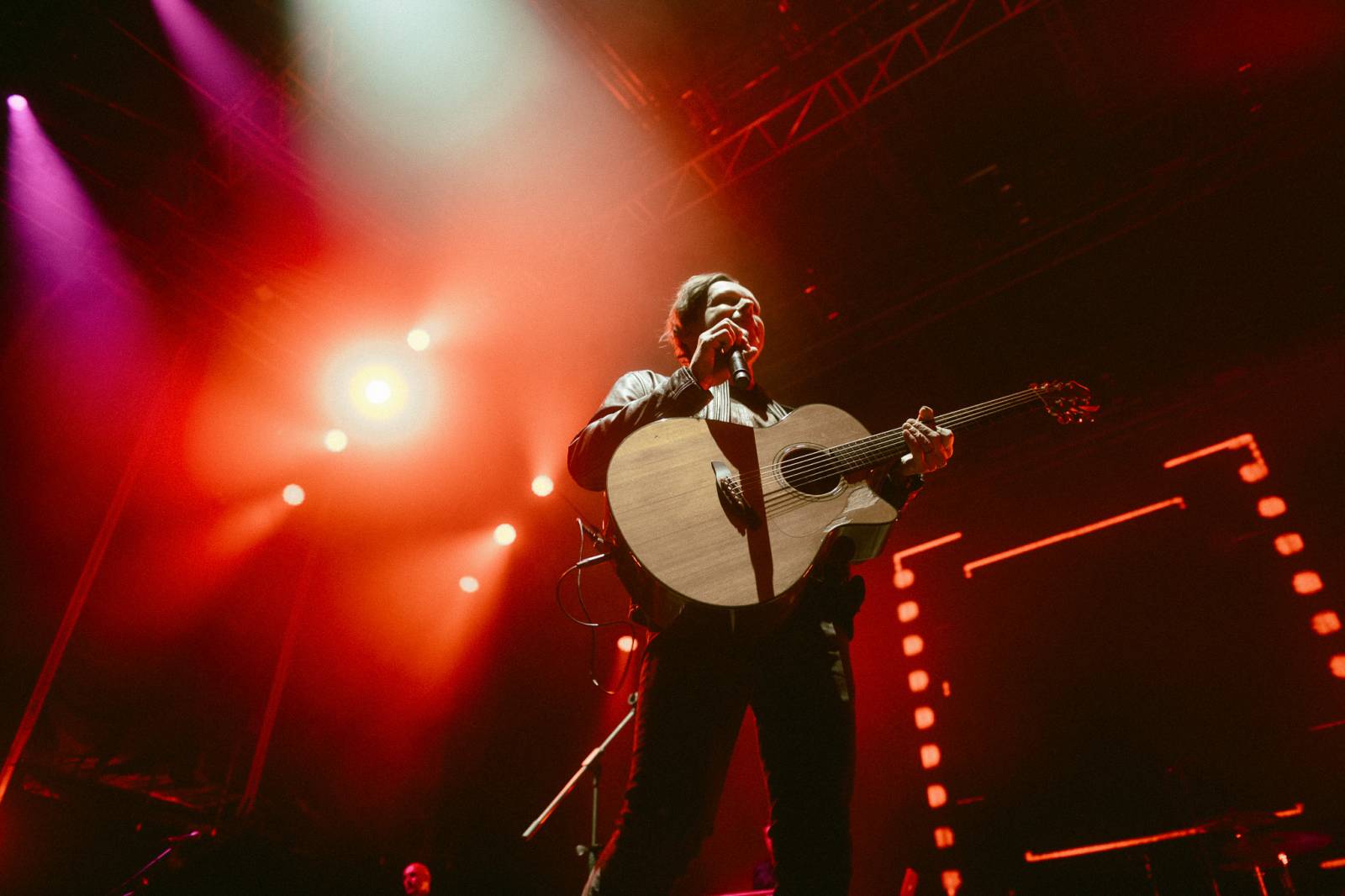 Chinaski rozezpívali Colours, bavil i Niall Horan