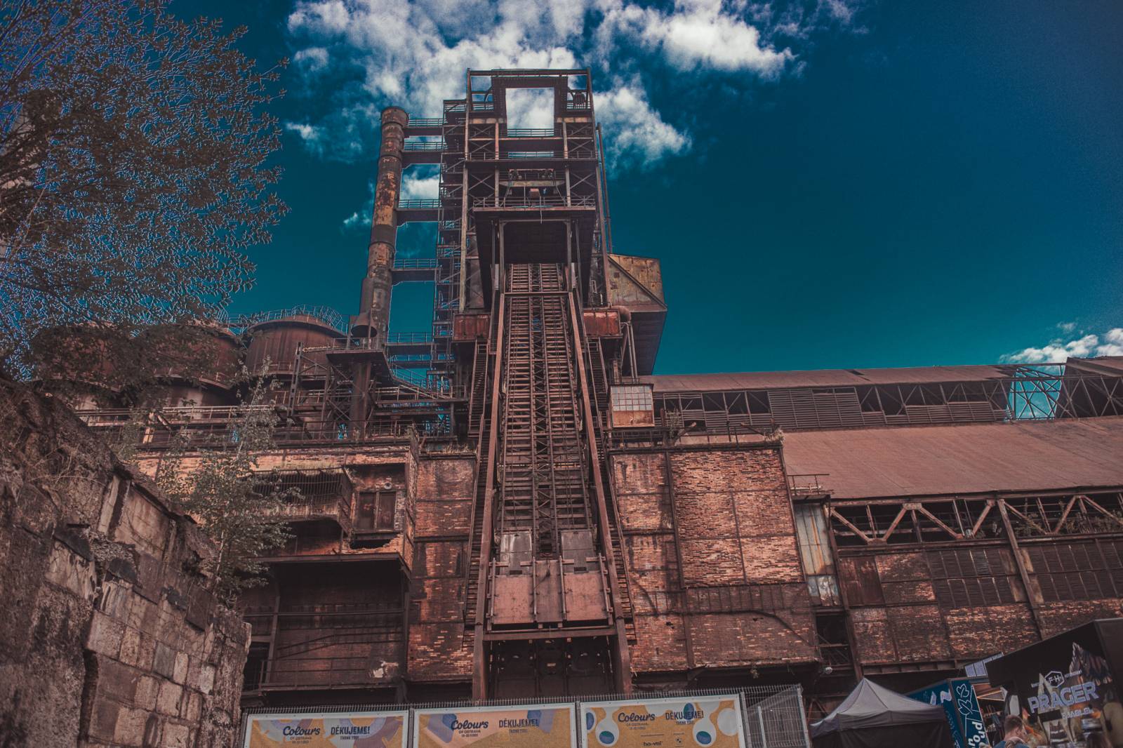 Chinaski rozezpívali Colours, bavil i Niall Horan