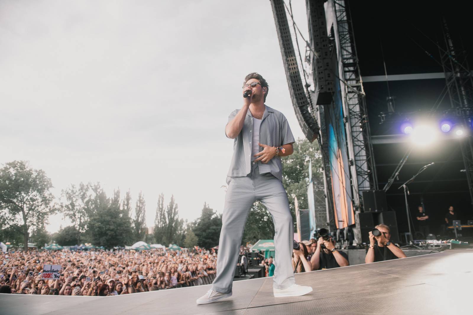 Chinaski rozezpívali Colours, bavil i Niall Horan