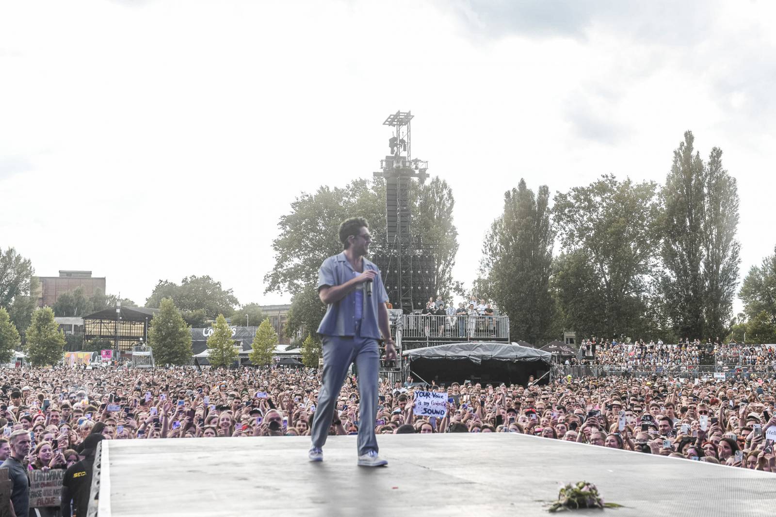 Chinaski rozezpívali Colours, bavil i Niall Horan
