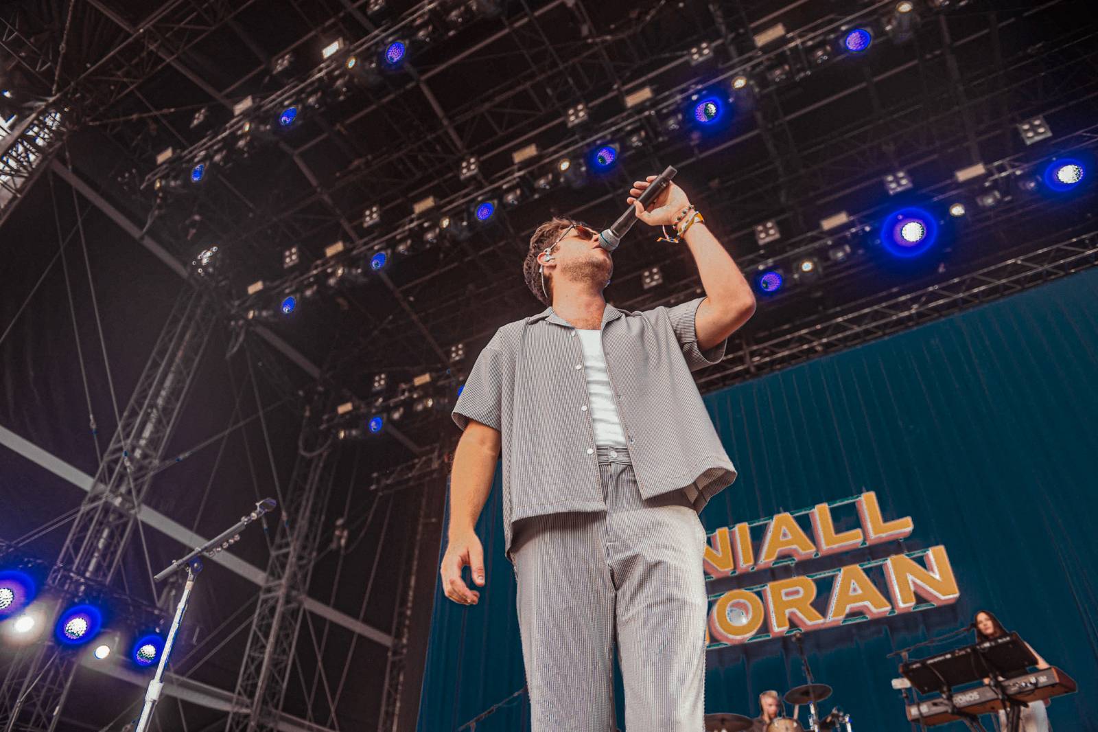 Chinaski rozezpívali Colours, bavil i Niall Horan