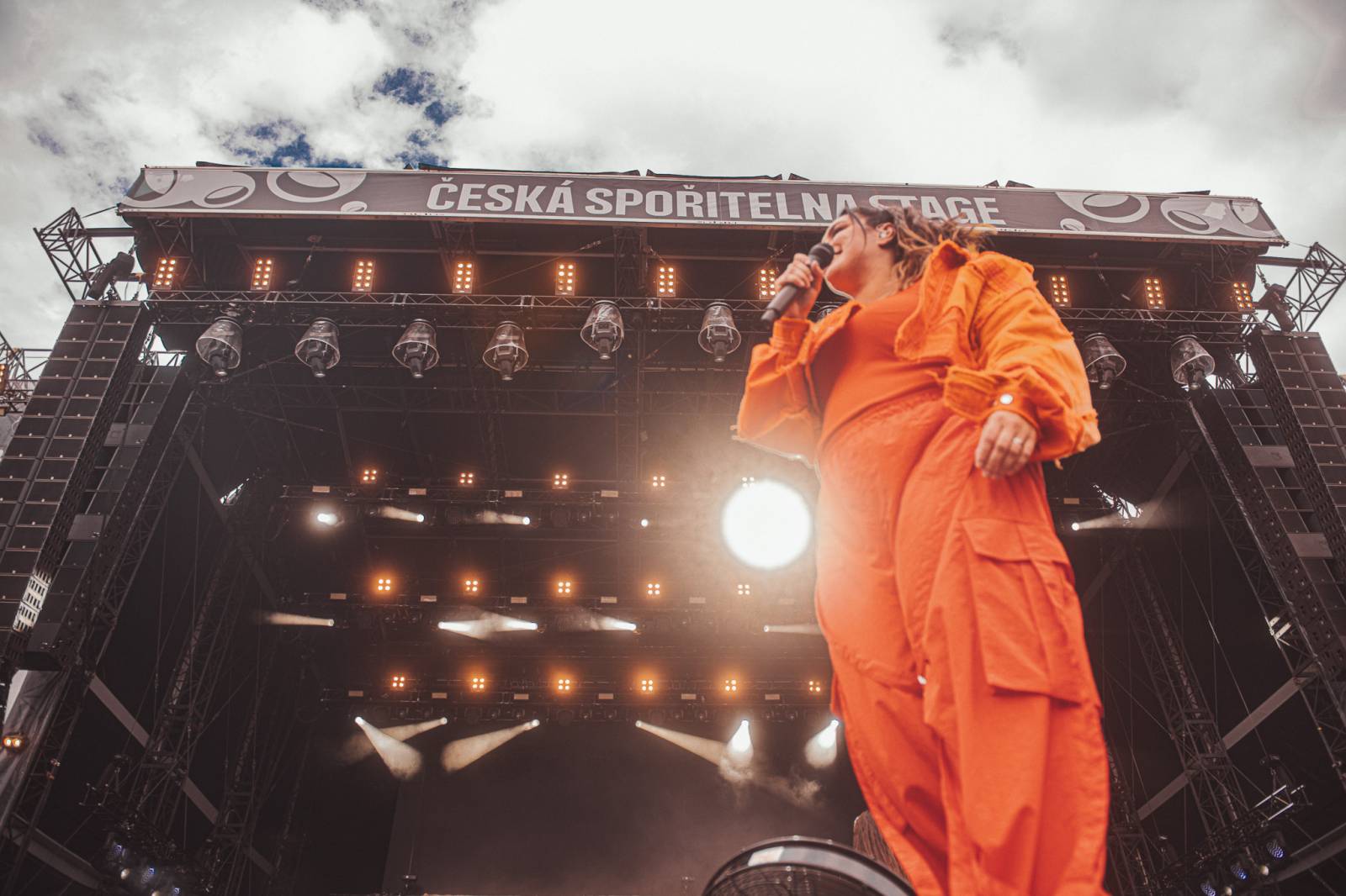 Chinaski rozezpívali Colours, bavil i Niall Horan