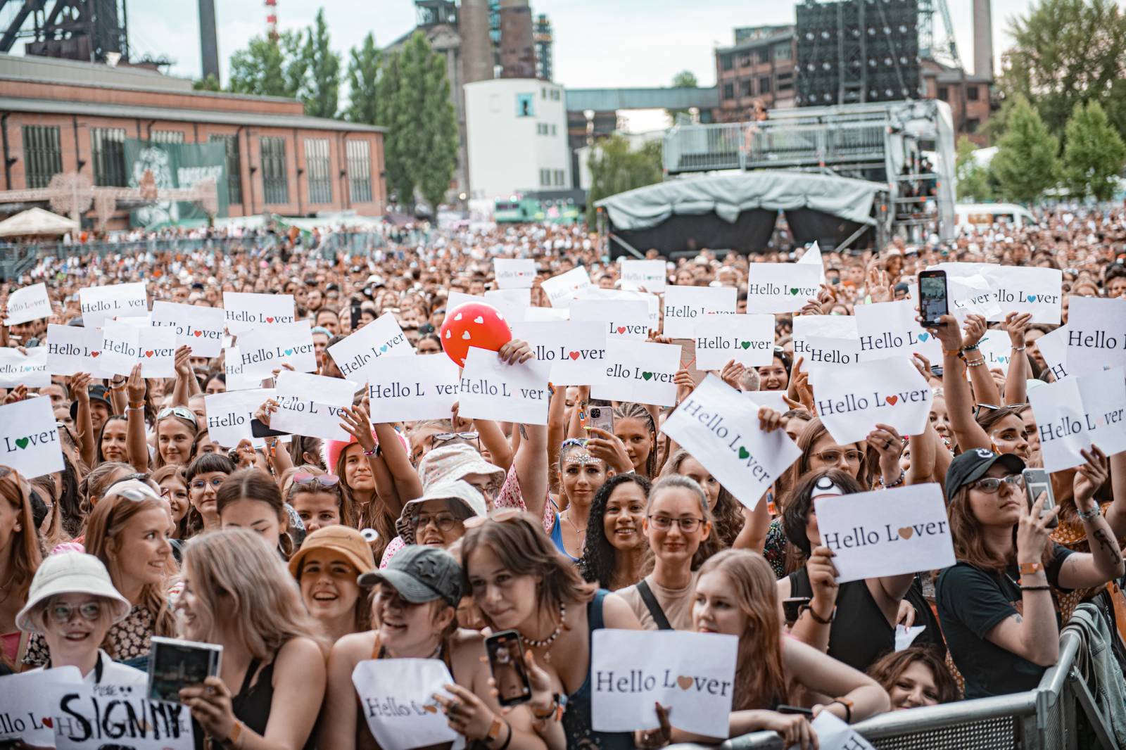 Chinaski rozezpívali Colours, bavil i Niall Horan