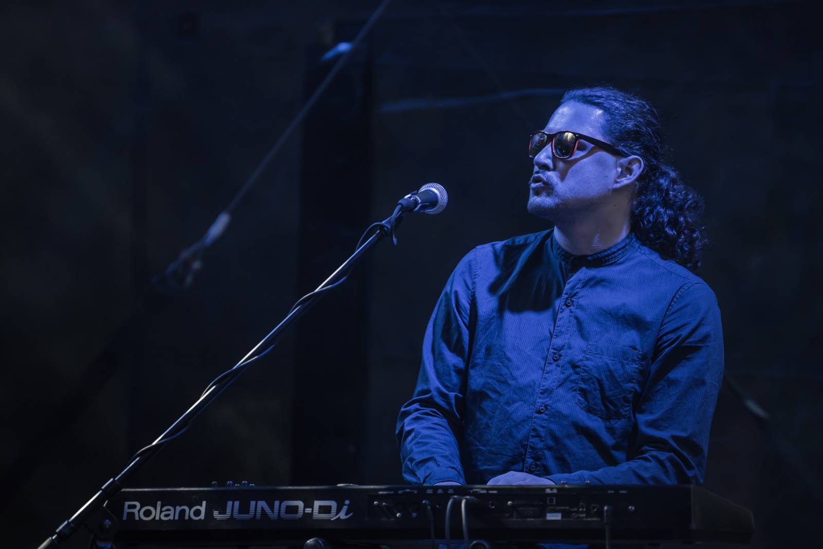 Neratovickým letním kinem zněly hity Kamila Střihavky. S The Leaders nabídl i pecku od Led Zeppelin