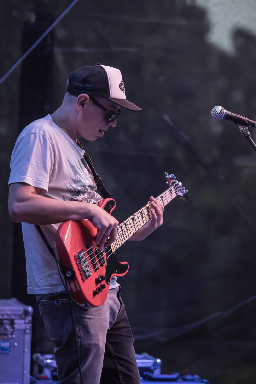 Neratovickým letním kinem zněly hity Kamila Střihavky. S The Leaders nabídl i pecku od Led Zeppelin