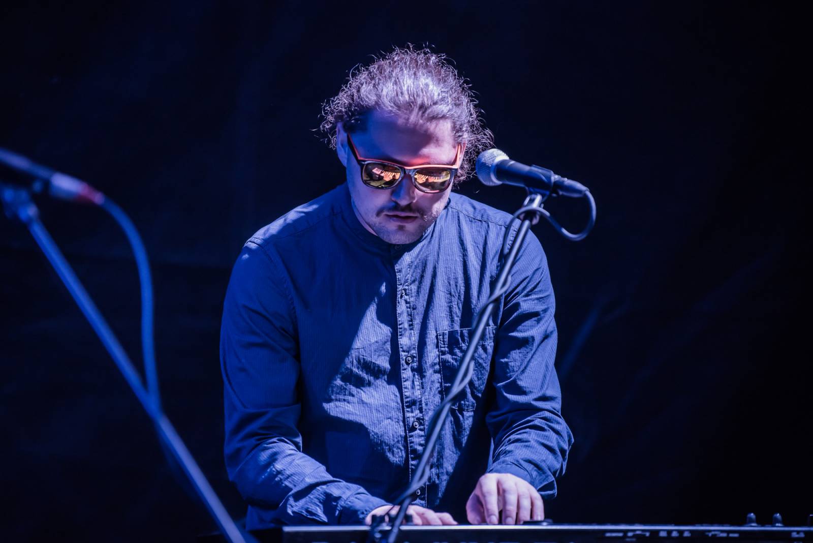 Neratovickým letním kinem zněly hity Kamila Střihavky. S The Leaders nabídl i pecku od Led Zeppelin