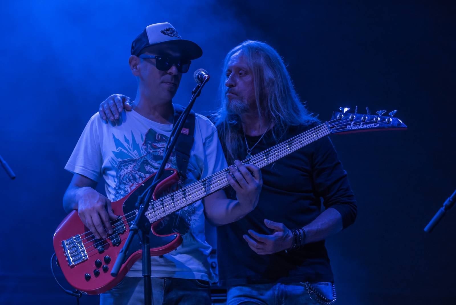 Neratovickým letním kinem zněly hity Kamila Střihavky. S The Leaders nabídl i pecku od Led Zeppelin