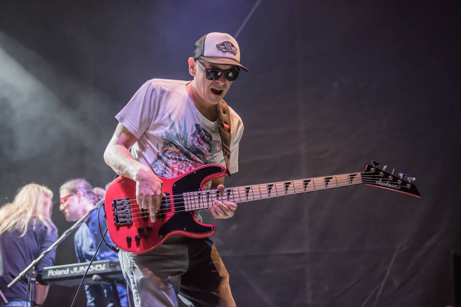 Neratovickým letním kinem zněly hity Kamila Střihavky. S The Leaders nabídl i pecku od Led Zeppelin