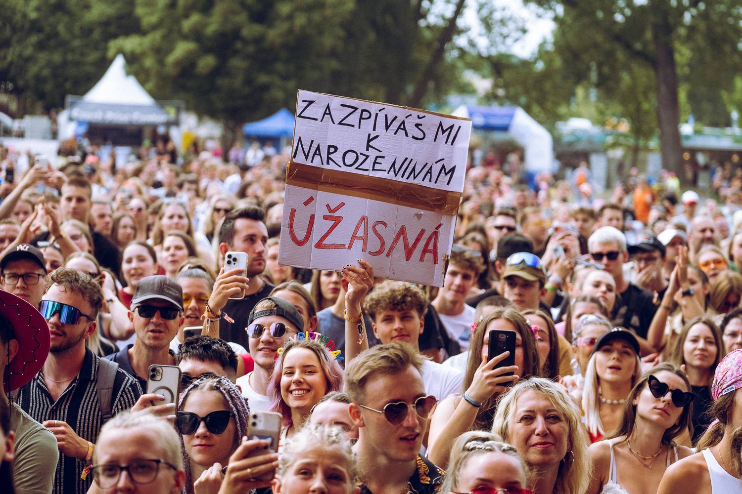 Pátek patřil na Colours Tomu Grennanovi, Ben Cristovao jel bomby