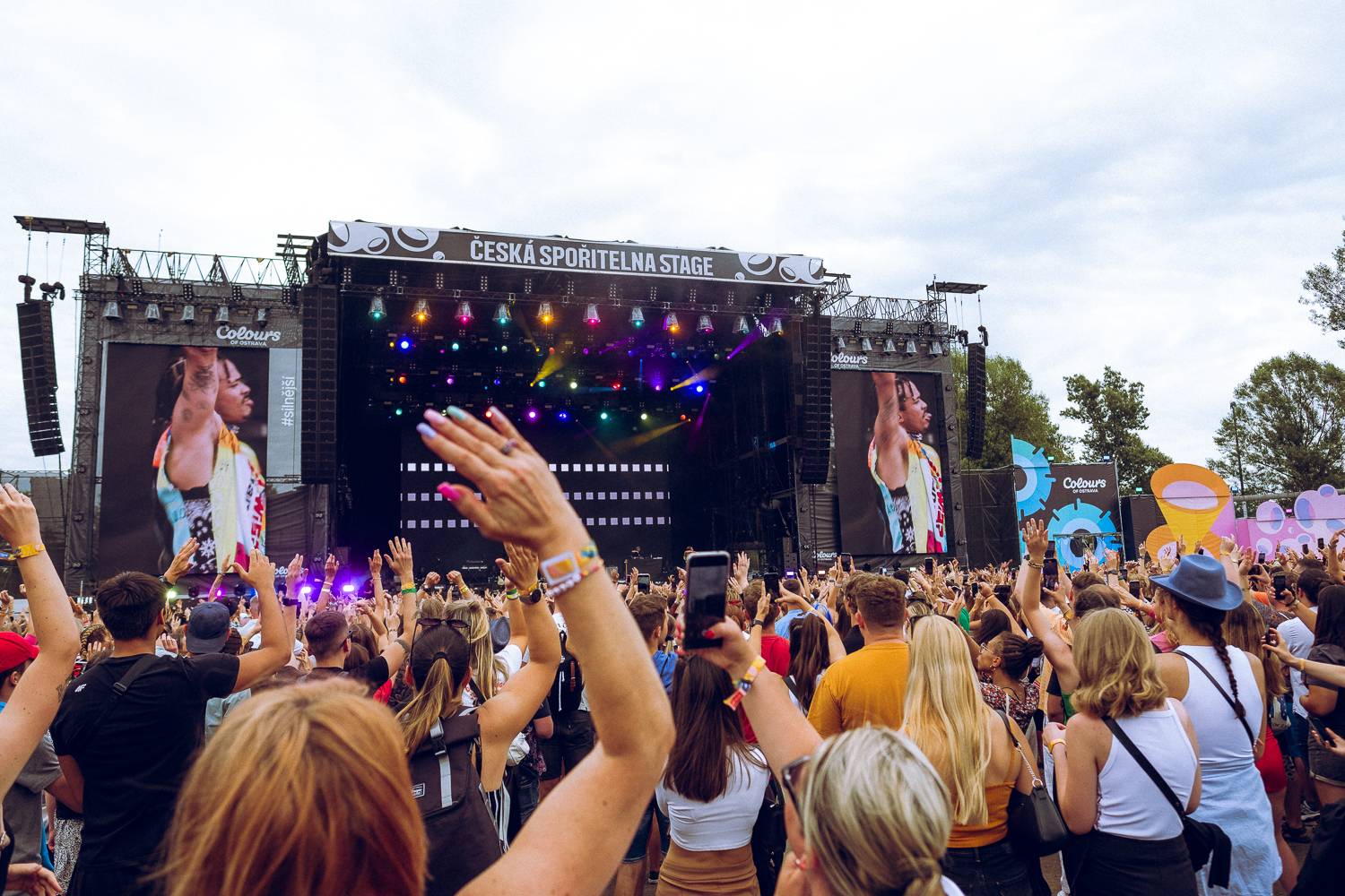 Pátek patřil na Colours Tomu Grennanovi, Ben Cristovao jel bomby