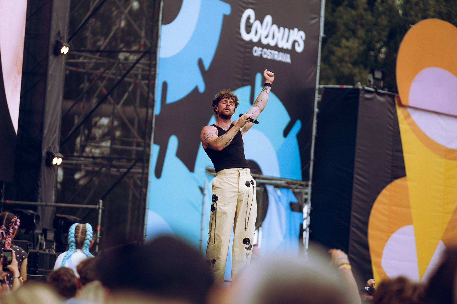 Pátek patřil na Colours Tomu Grennanovi, Ben Cristovao jel bomby