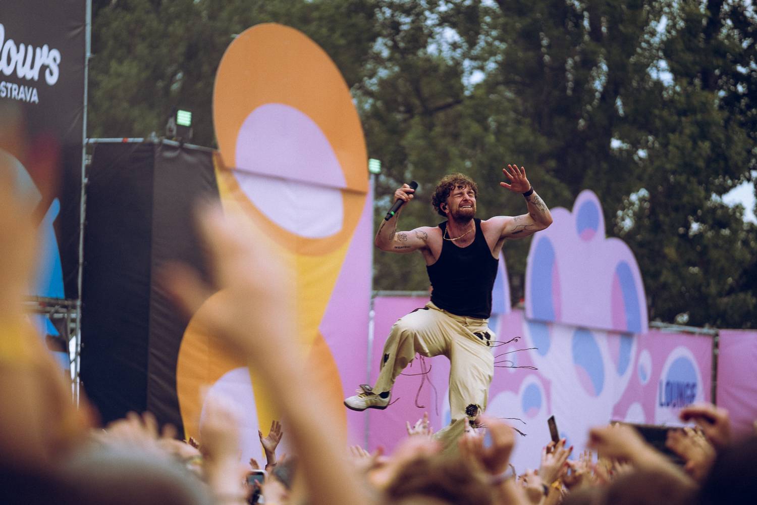 Pátek patřil na Colours Tomu Grennanovi, Ben Cristovao jel bomby