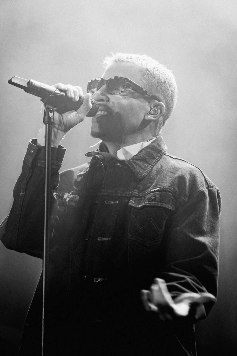 Macklemore nenechal na Goulding a Burna Boyovi nit suchou a rozjel největší show letošních Colours