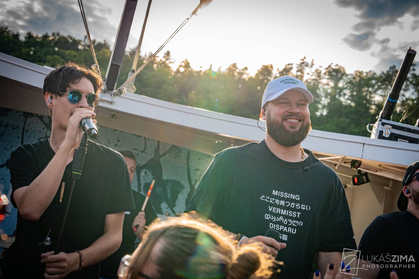 Highland se plavili po Brněnské přehradě, na lodi oslavili narozeniny frontmana