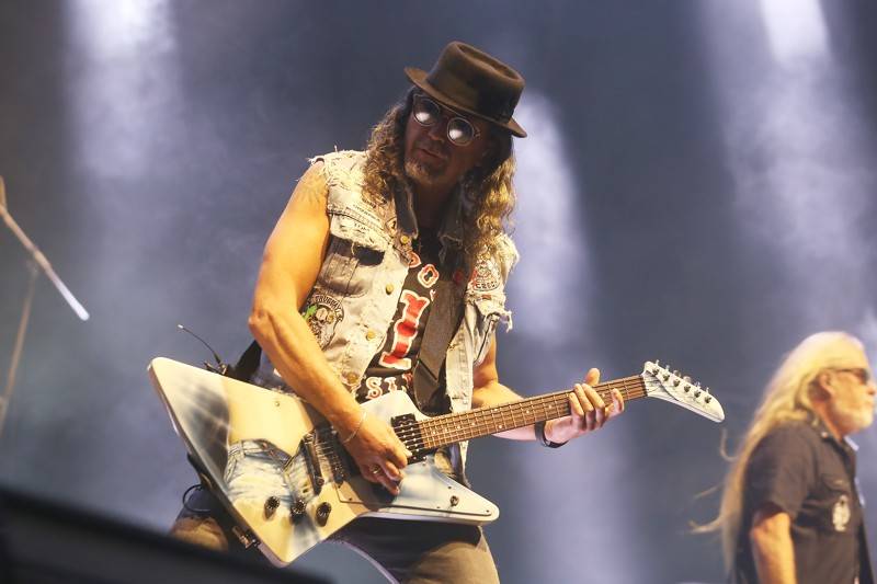 Cibulafest přivezl Kabáty, Mirai, Tublatanku i Team. Haberovi na pódiu přistála podprsenka a riflové kraťase