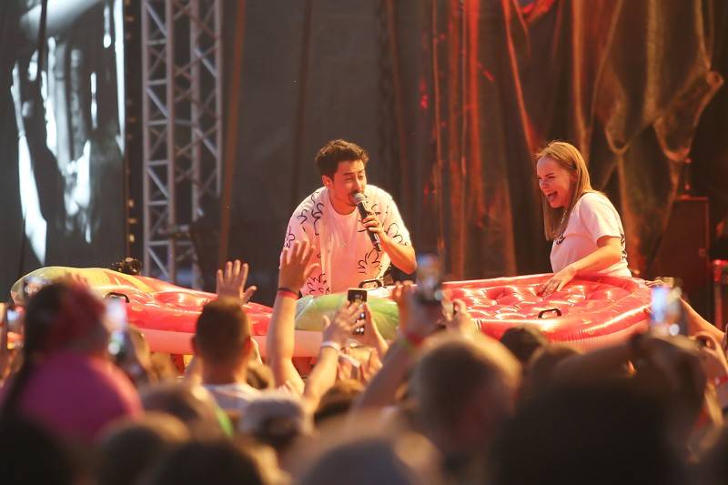 Cibulafest přivezl Kabáty, Mirai, Tublatanku i Team. Haberovi na pódiu přistála podprsenka a riflové kraťase