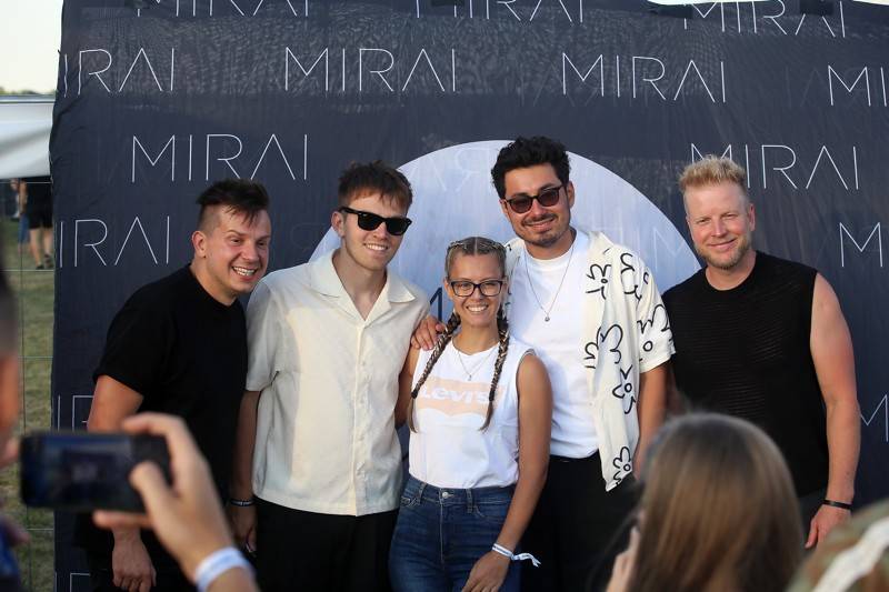 Cibulafest přivezl Kabáty, Mirai, Tublatanku i Team. Haberovi na pódiu přistála podprsenka a riflové kraťase