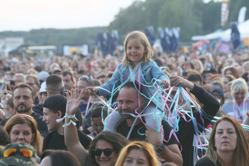 Cibulafest přivezl Kabáty, Mirai, Tublatanku i Team. Haberovi na pódiu přistála podprsenka a riflové kraťase
